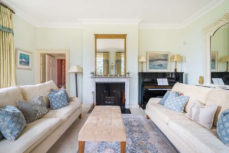 Substantial country home in an elevated rural setting with far reaching views. - Photo 4