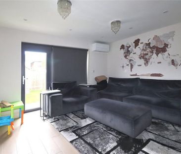 3 bedroom detached house to rent - Photo 2