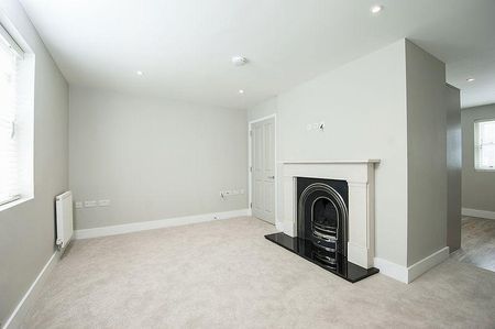 2 bedroom maisonette to rent - Photo 2