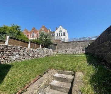 5 Bed Terraced House, Queens Park Terrace, BN2 - Photo 2