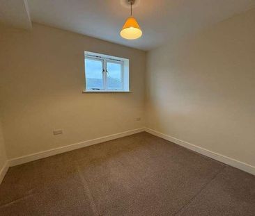 Burford Road, Carterton, OX18 - Photo 2