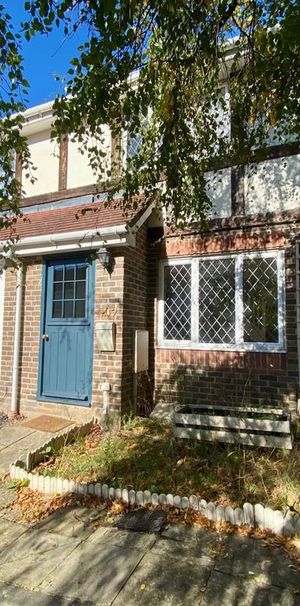 2 bedroom end of terrace house to rent - Photo 1