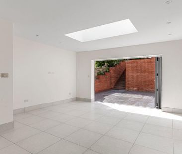 4 bedroom terraced house to rent - Photo 6
