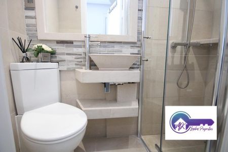 1 bedroom in a flat share to rent - Photo 4