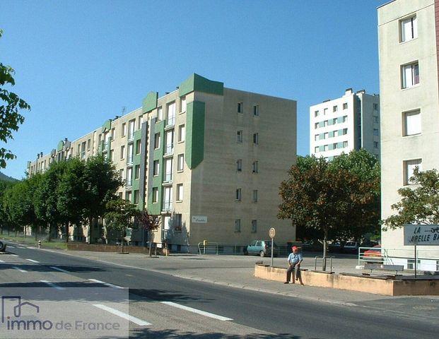 Location appartement 4 pièces 73 m² à Saint-Affrique (12400) - Photo 1