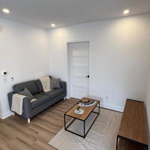 Neuf 5 1/2, électros et internet inclus! 6180 Vanier - Photo 2