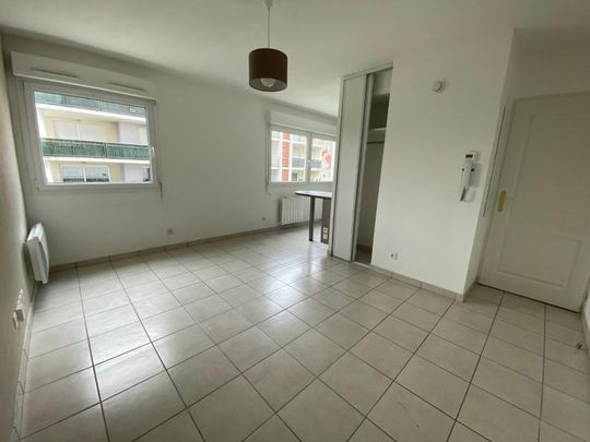 : Appartement 25.99 m² à SAINT PRIEST EN JAREZ - Photo 1