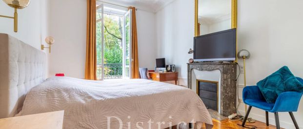 Appartement • Saint Philippe du Roule - Photo 1