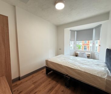 Flat B, 49 Holyhead Road - Photo 2