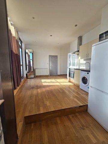 1 Bed Flat, Bonnerfield Lane, HA1 - Photo 2