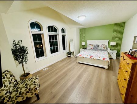 For Lease - 1873 Castlepoint Drive, Oshawa, Ontario - Photo 2