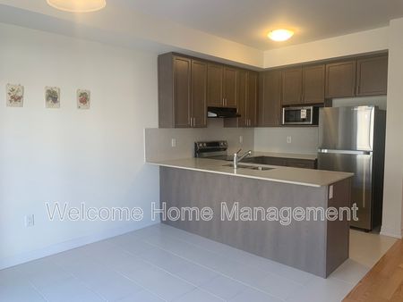 $2,495 / 3 br / 2.5 ba / Spacious 3-Bedroom, 2.5-Bathroom Newly Built Home in Thorold - Photo 3