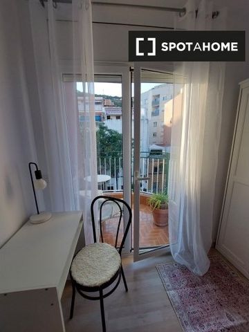 barcelona, Catalonia 08042 - Photo 5