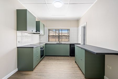 Freshly Renovated Home in Ideal Engadine Location - Photo 5