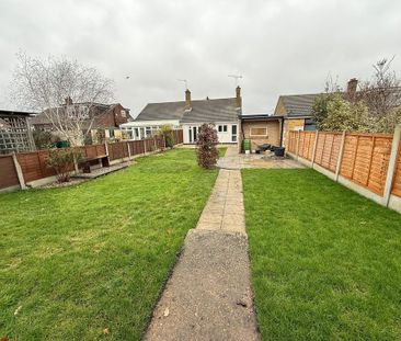 2 bedroom semi-detached bungalow to rent - Photo 2