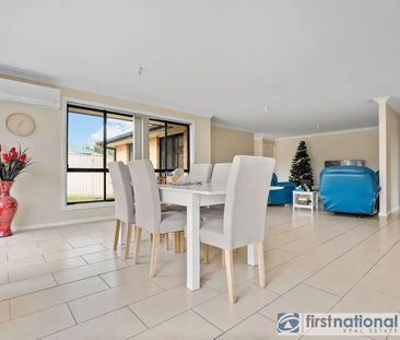 SPACIOUS FAMILY HOME IN QUIET CUL-DE-SAC - Photo 3