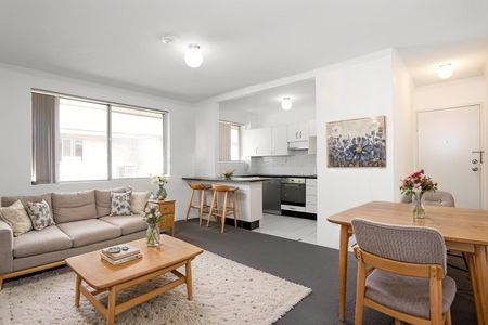 One Bedroom Apartment in the Heart of West Ryde - Photo 2