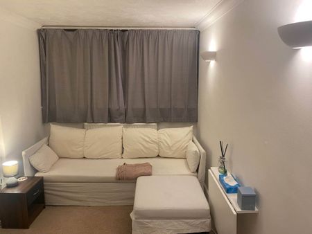 Guide Price £1,800 pcm - Available 17/01/2026 - Unfurnished - Photo 2