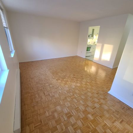 For Lease - 5128A Dundas Street Unit# #1, Toronto, Ontario - Photo 2