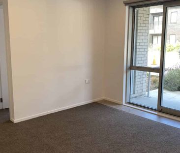 2 Bedroom, 1 Bathroom apartment is now available for rent - Photo 1