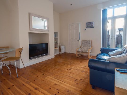 2 bedroom ground floor flat to rent - Photo 1