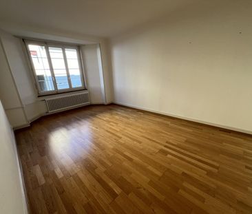 "Stilvoller Altbau mit Balkon im begehrten Bachlettenquartier" - Foto 3