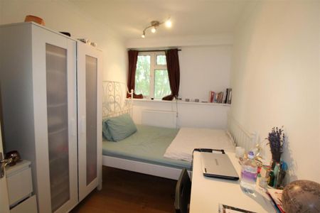 4 bedroom flat to rent - Photo 4