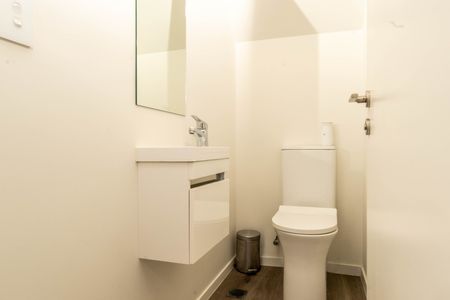 Semi Furnished Three Bedroom Townhouse Mount Roskill - Photo 3