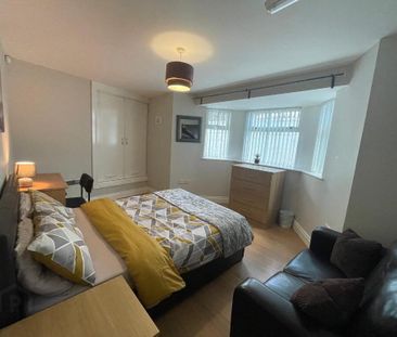 Lisburn Road, Room 3, R2, R7 & R9 Most Bills Included, Belfast, BT9... - Photo 1