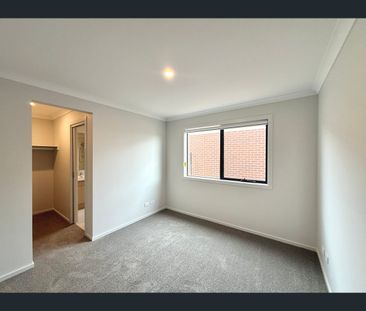 11 Malham Street, Lara, Vic 3212 - Photo 2