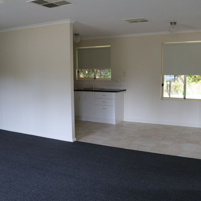 2/18 Gosford Street - Photo 1