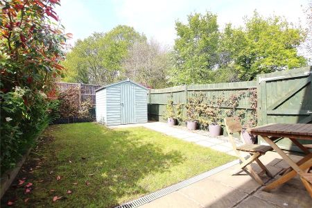 3 bedroom semi-detached house to rent - Photo 4