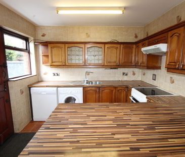6 Sandyknowes Drive, Newtownabbey, BT36 5DF - Photo 2