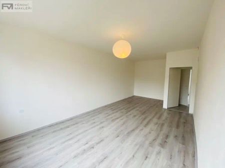 Pronájem bytu 2+1 na Výškovické v Ostravě BEZ KAUCE - Fotografie 2