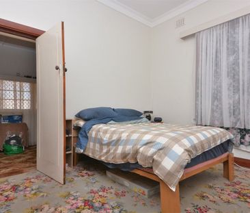 Beautiful home in ideal location - Photo 3