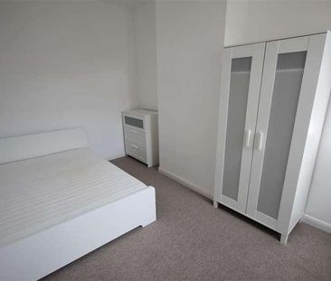 Renshaw Street, Eccles, Manchester, M30 - Photo 5