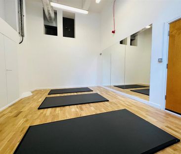 3 bedroom flat to rent - Photo 4