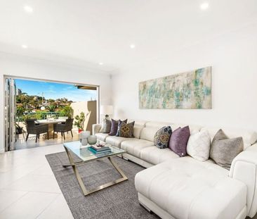 Pet Friendly Stunning, Modern Apartment With Garden Courtyards - Photo 2