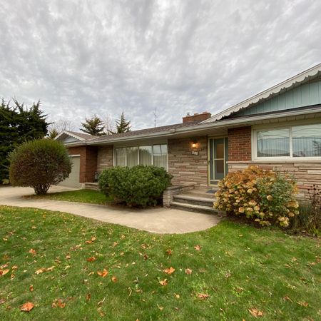 For Lease - 232 McNeilly Road, Hamilton, Ontario - Photo 3