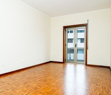 2+1 Bedroom Apartment in Canidelo (Remodeled) - Photo 4