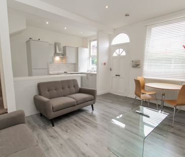 3 bedroom terraced house to rent - Photo 2