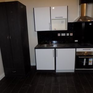 Ffordd Y Ffynnon, Bangor, Gwynedd, LL57 - Photo 2