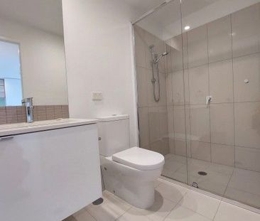 1B 1B 1C Comfy Apartment in the South Brisbane! - Photo 2