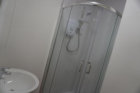 6 bedroom house of multiple occupation to rent - Photo 5