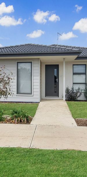 19 Vera Cl, Numurkah - Photo 1