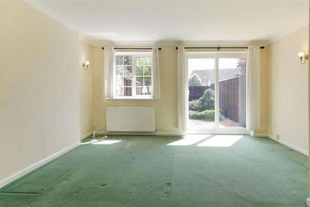 Tamar Way, Tangmere, PO20 - Photo 2