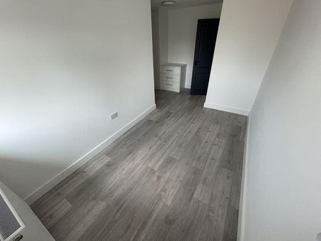 7 bedroom detached house to rent - Photo 2