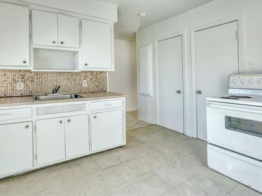 791 8e Avenue - Photo 1