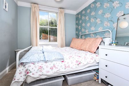 3 bedroom terraced house to rent - Photo 3