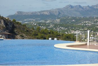 Villa for rent with 4 bedrooms and 3 bathrooms with stunning views